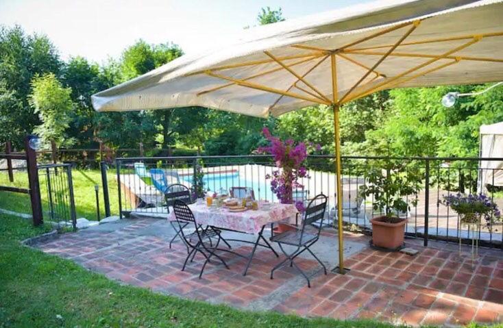 ピネローロ La Poiana Bed & Breakfast エクステリア 写真